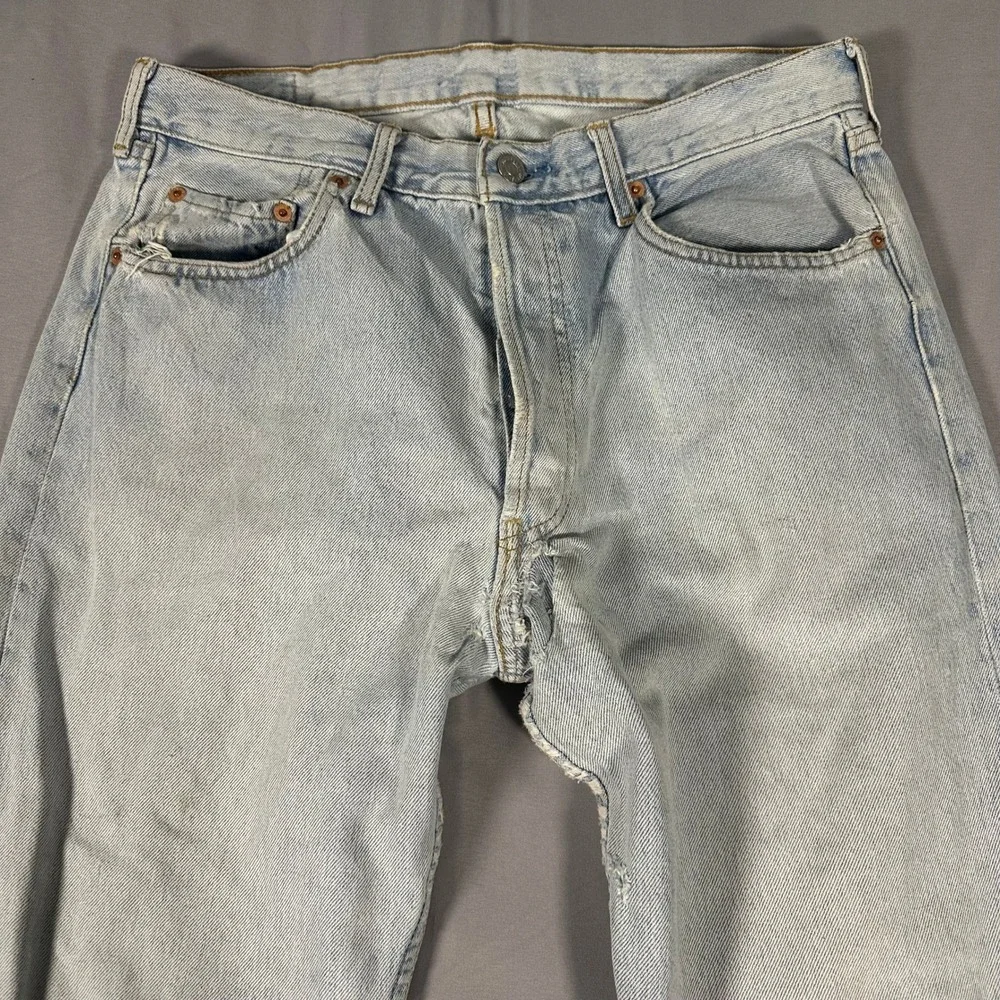 Levis light wash